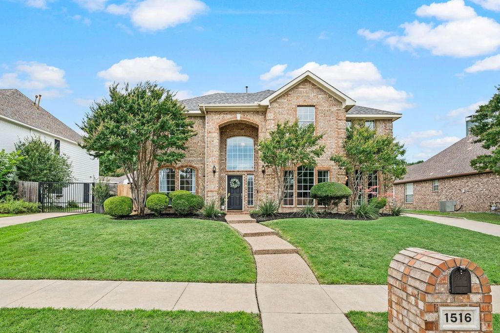1516 Heather Lane, Keller