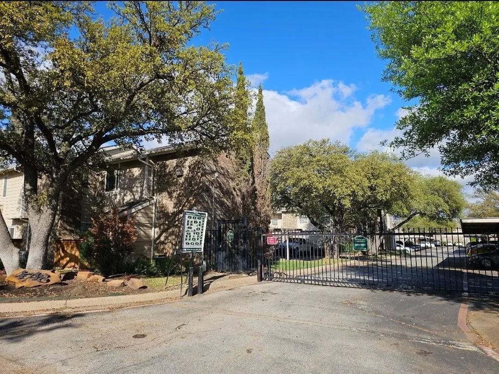 4748 Old Bent Tree Lane 308, Dallas