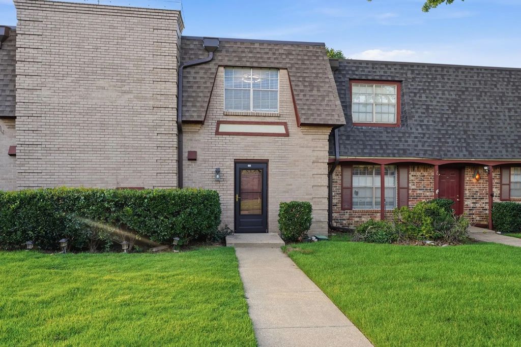 1821 E Grauwyler Road 181, Irving
