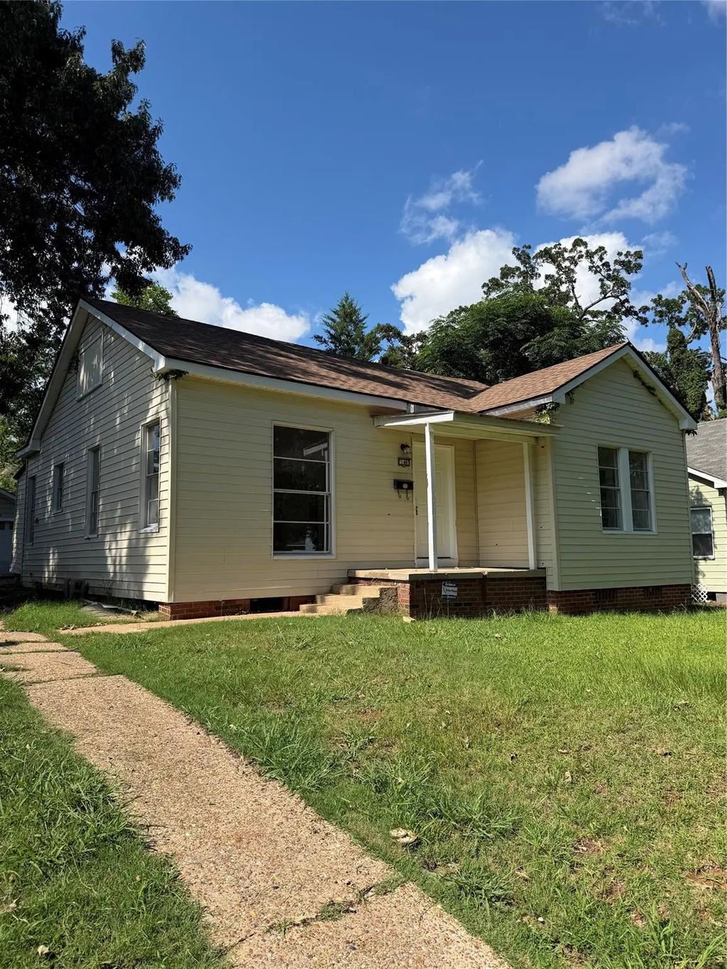 146 E College Street, Shreveport