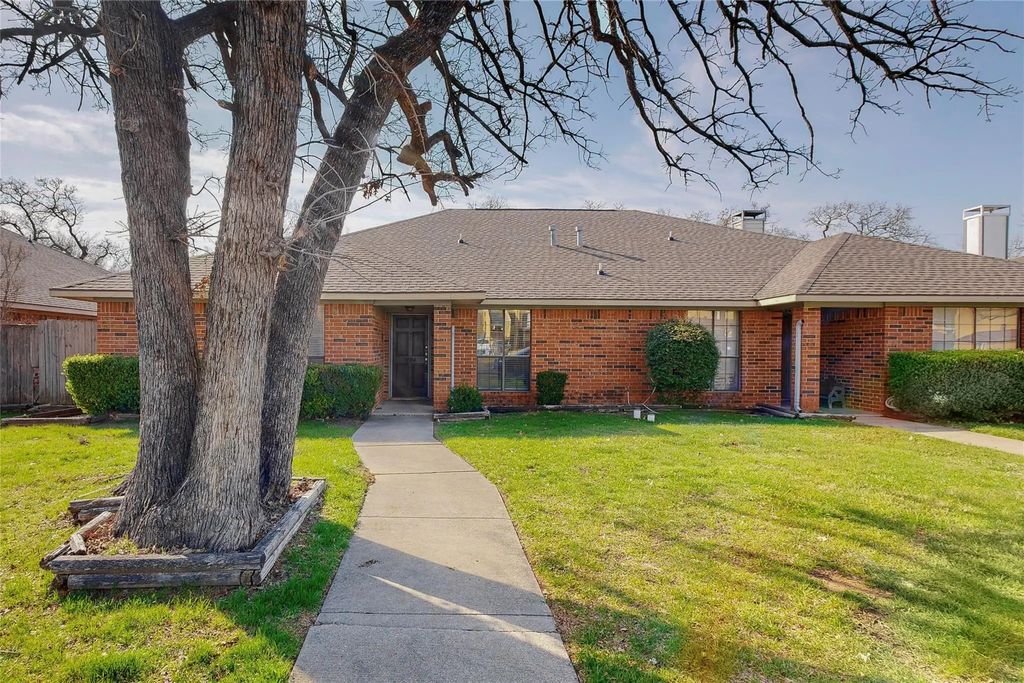 1904 N Irving Heights Drive, Irving