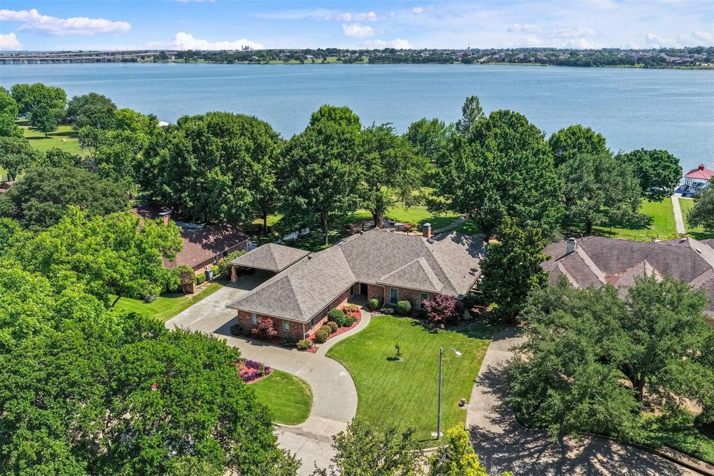 14 Victoria Drive, Rowlett