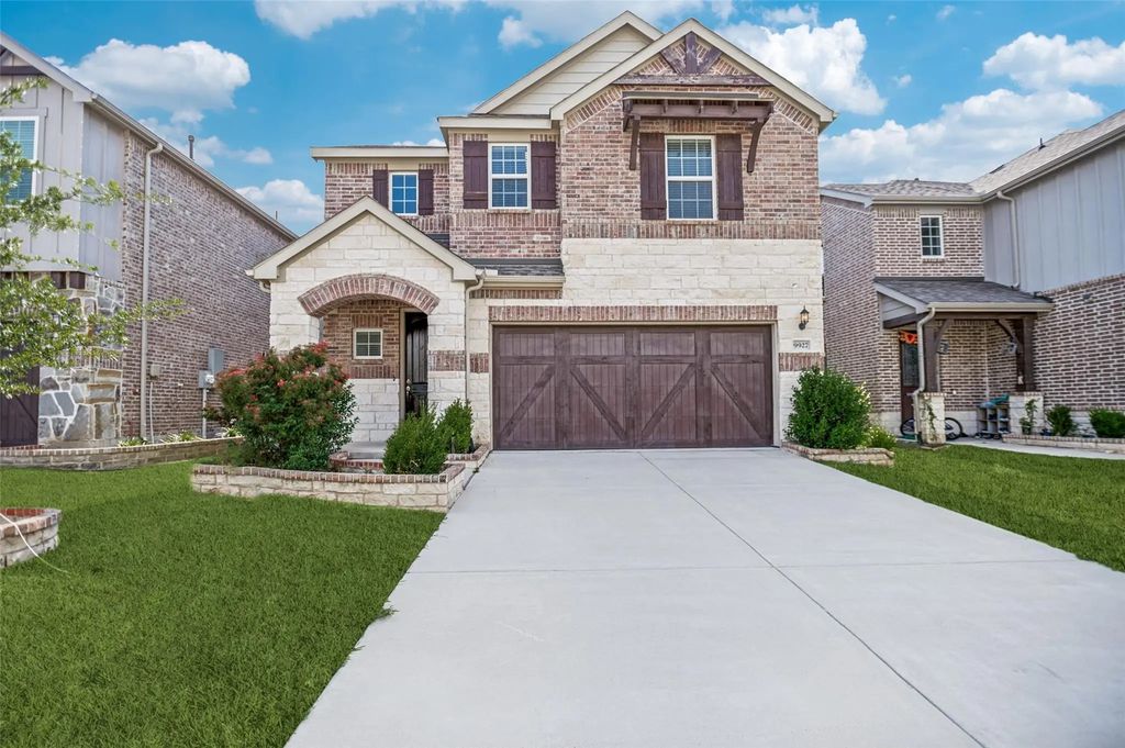 9927 Bates Street, Irving