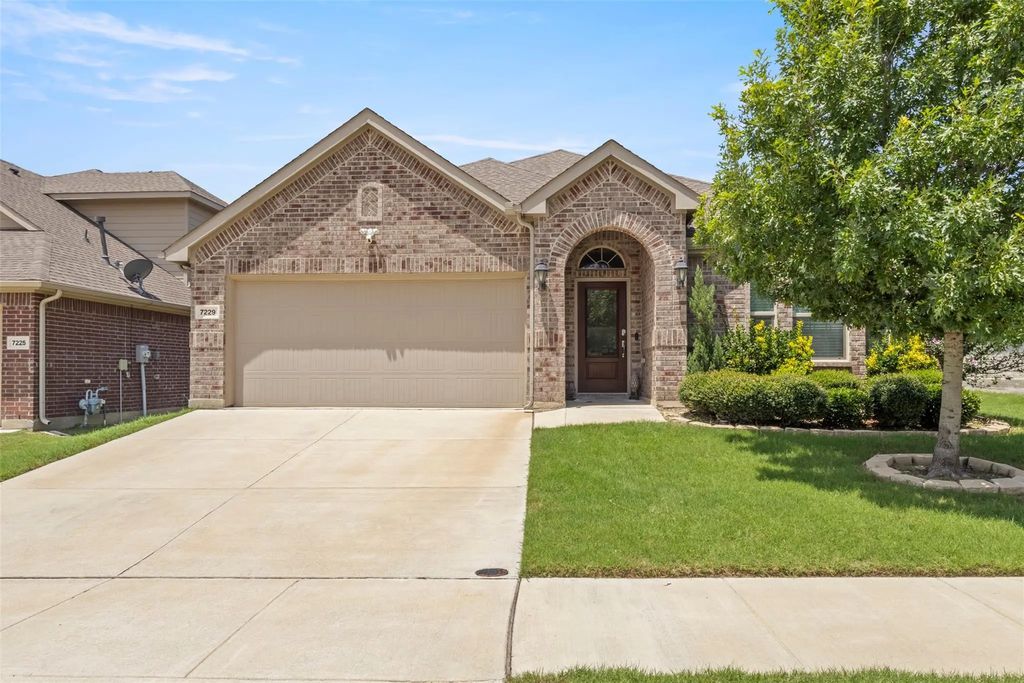 7229 Navoti Trail, Fort Worth