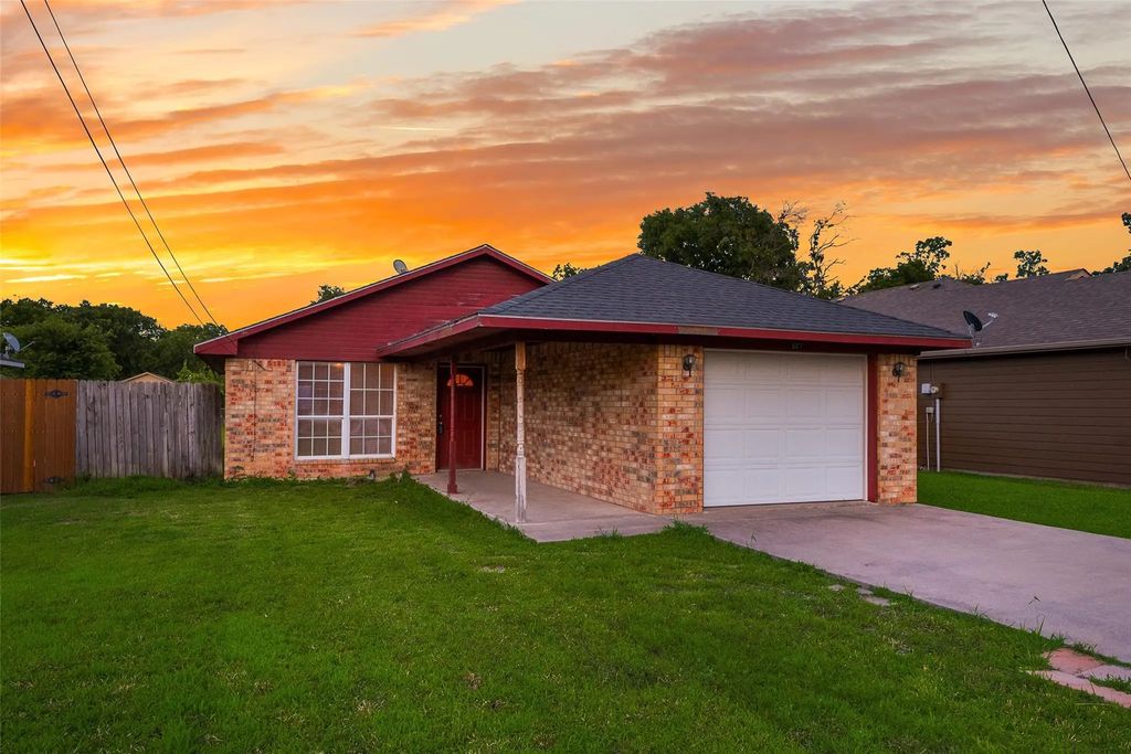 607 Franklin Avenue, Pottsboro