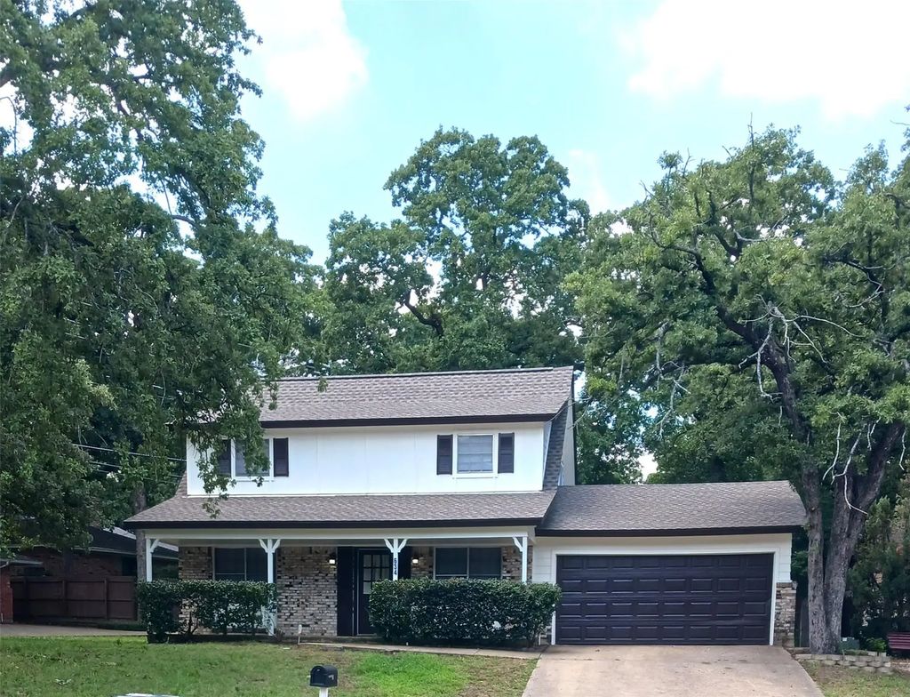 634 N Bowen Road, Arlington
