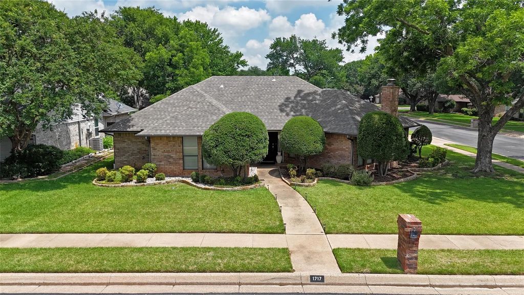 1717 Cunningham Court, Bedford