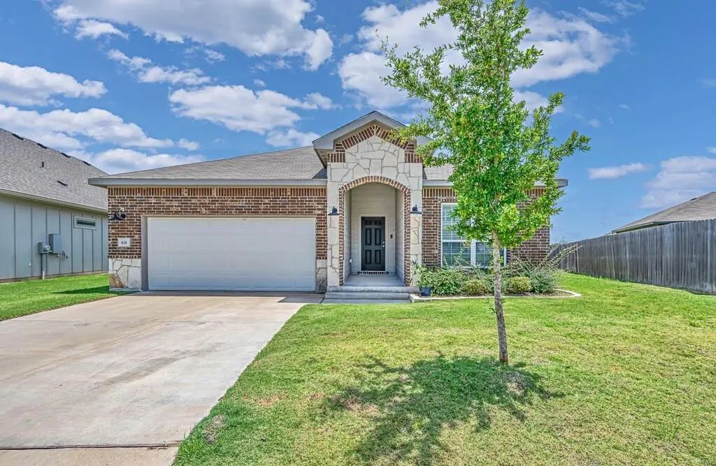 631 Friar Tuck Drive, Temple