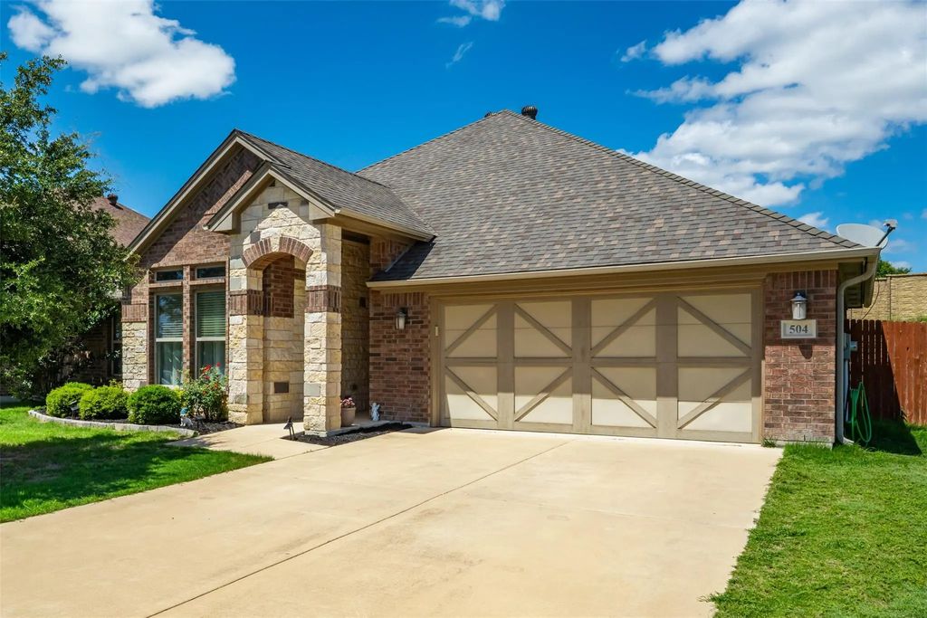 504 Sagebrush Court, Aledo