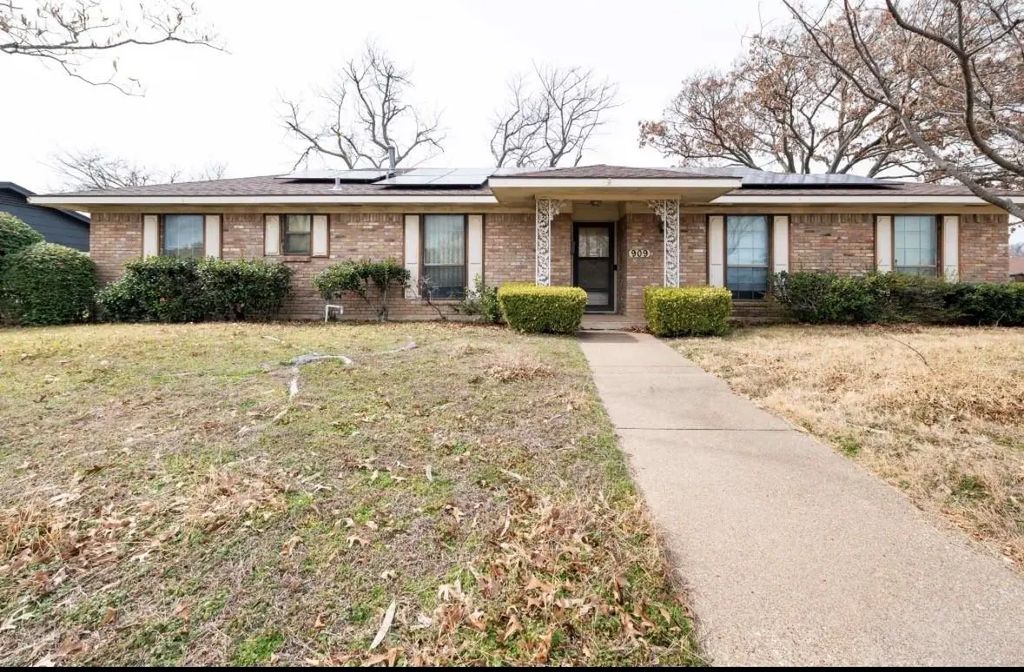 909 Bradfield Drive, Garland