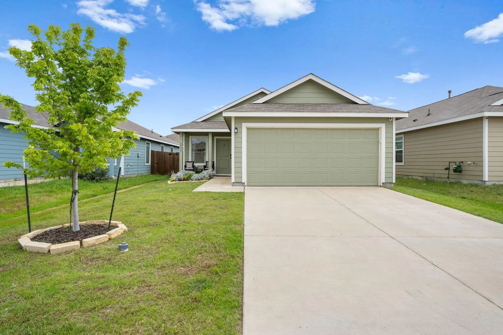 6090 Determine Lane, Forney