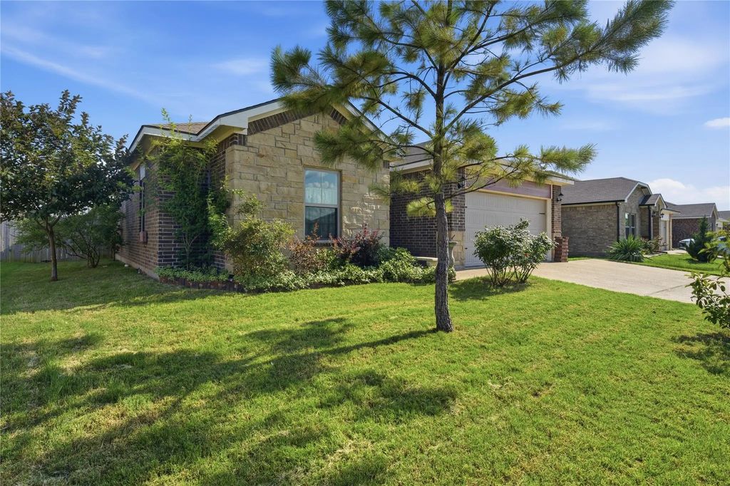 305 Breaux Lane, Mabank