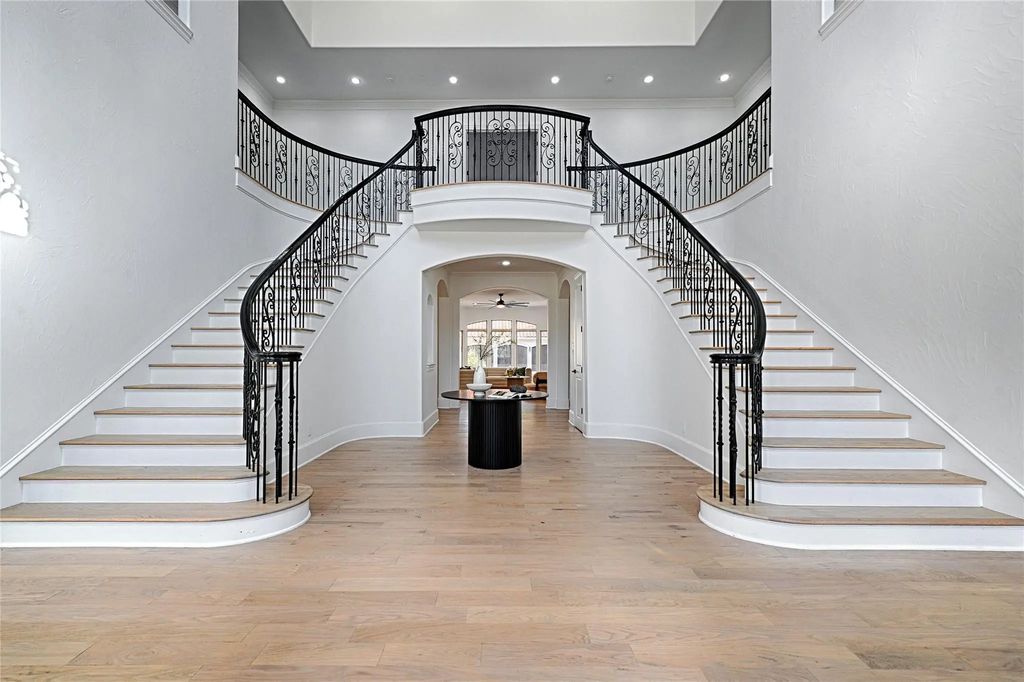 6301 Churchill Way, Dallas