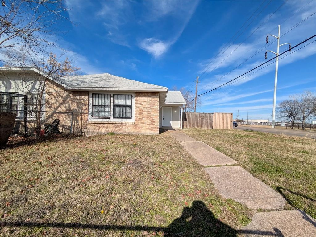 9575 Gonzales Drive, Dallas