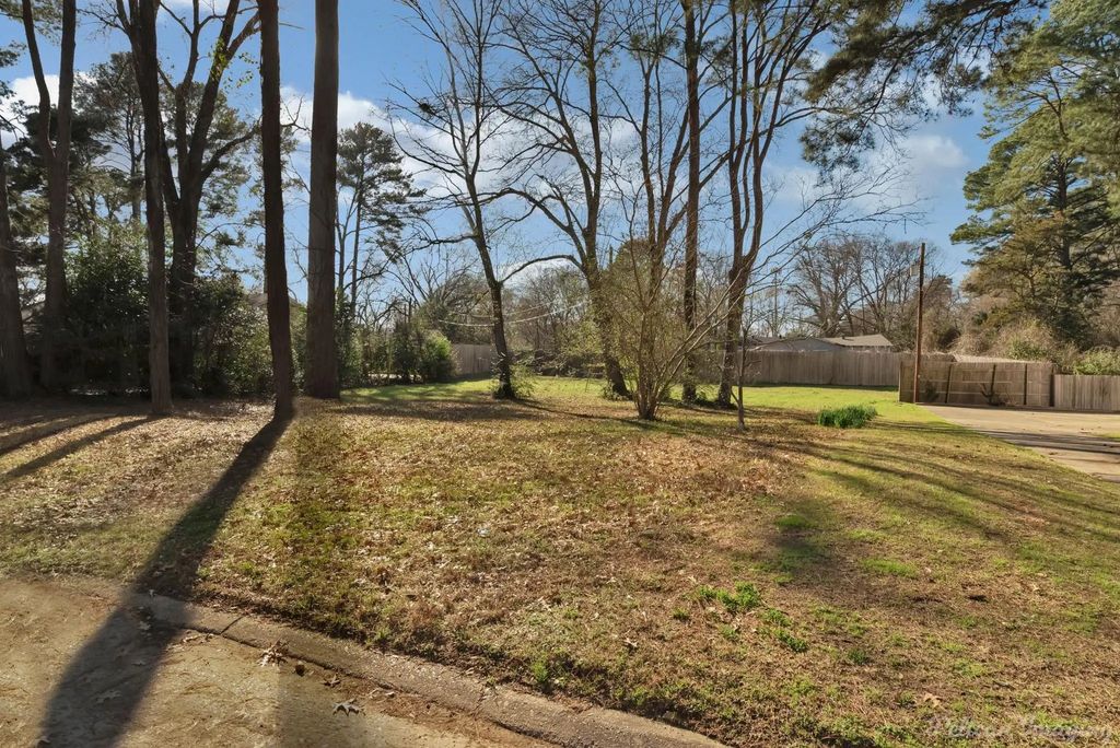 Birnamwood Road, Shreveport