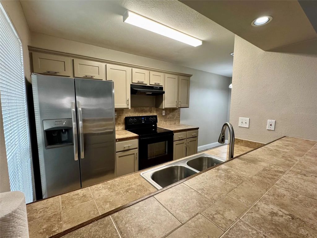 5981 Arapaho Road 303, Dallas