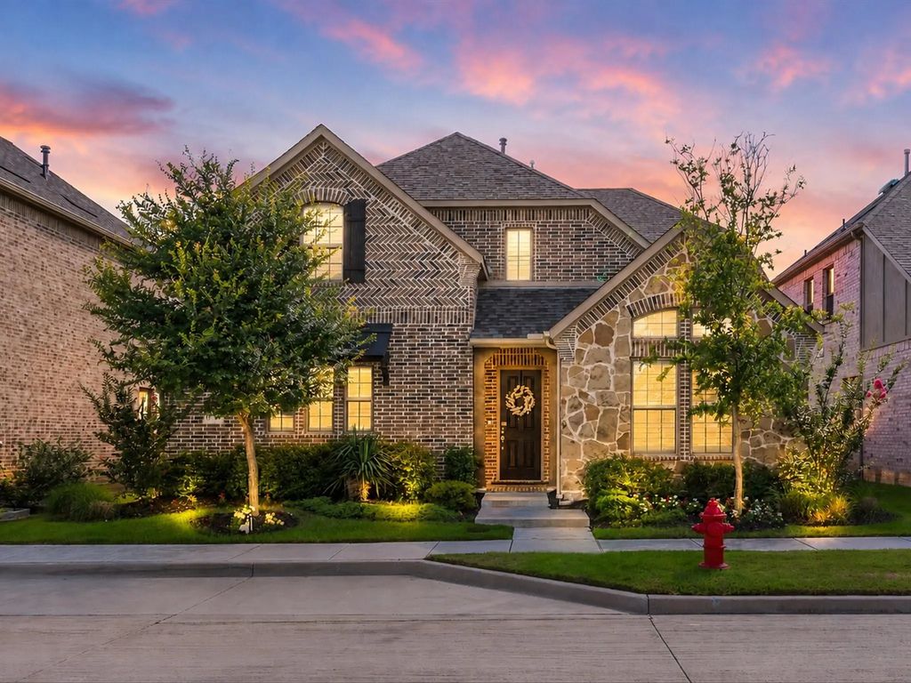 12767 Royal Oaks Lane, Farmers Branch