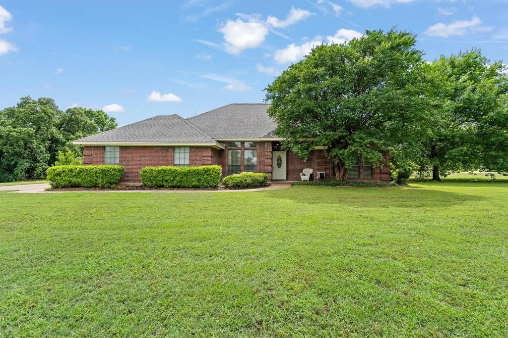 2500 Redstone Road, Burleson