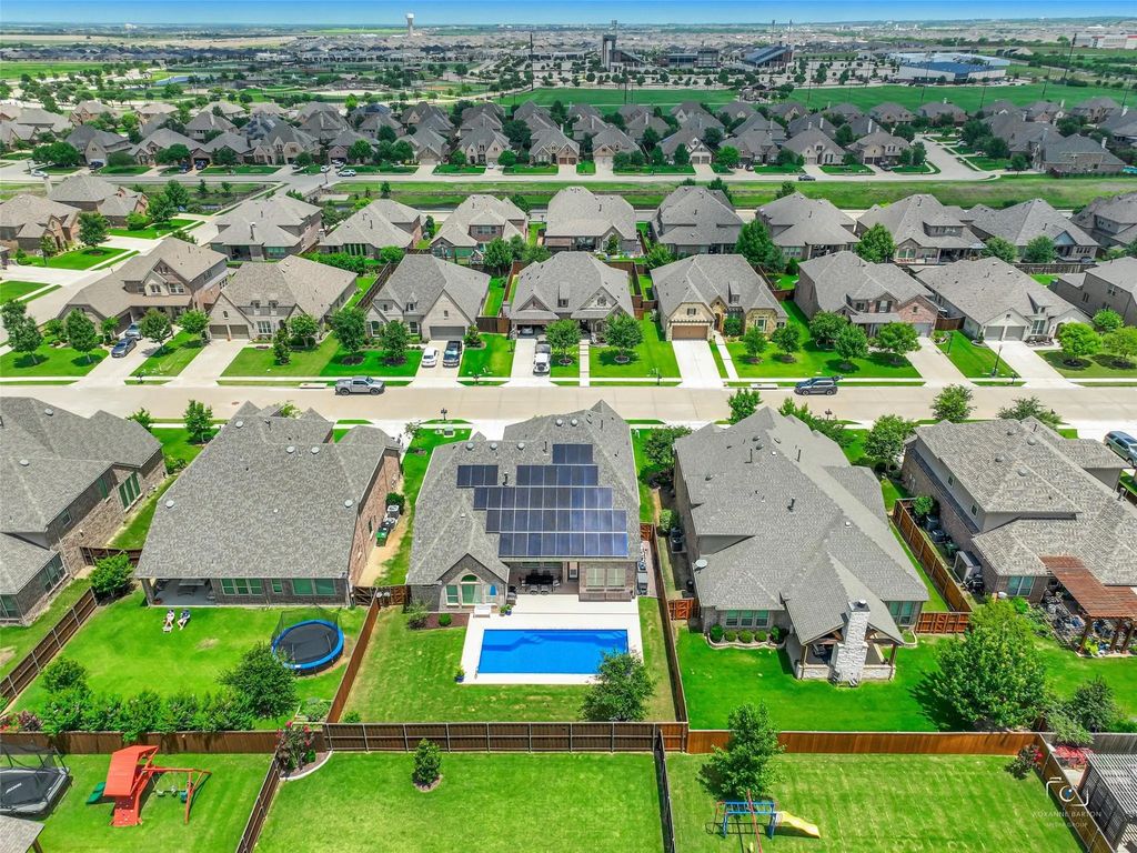 411 Lake Trail Lane, Prosper