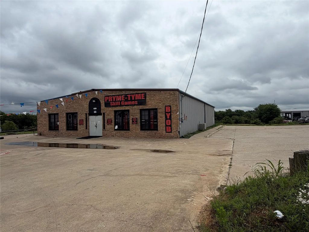 17445 Fm 17, Canton