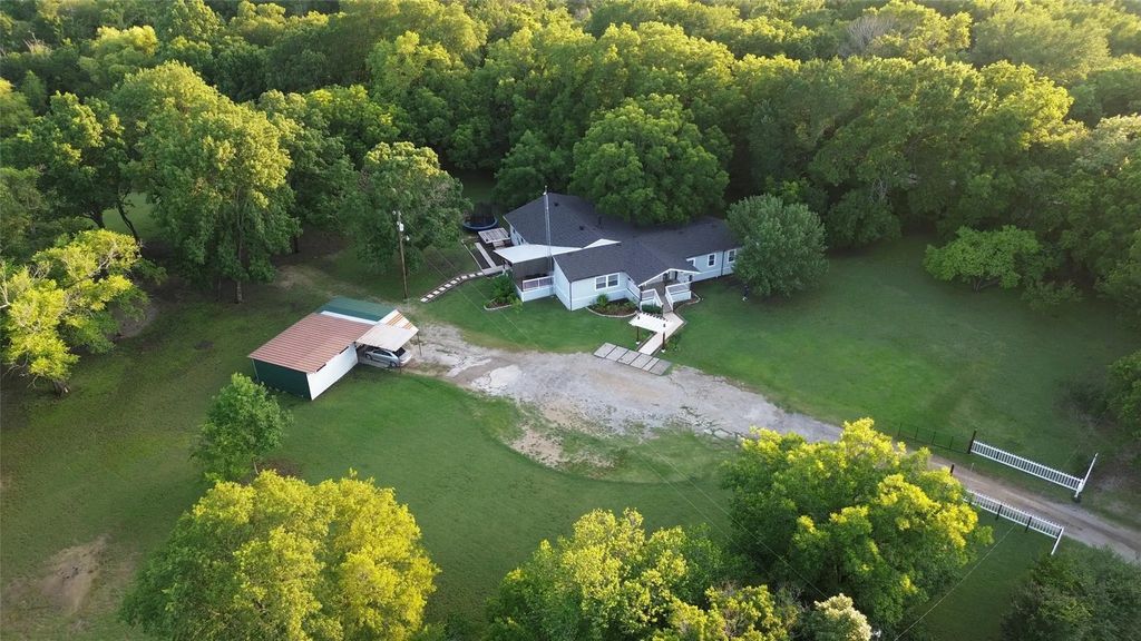 155 Lonesome Dove Drive, Sherman