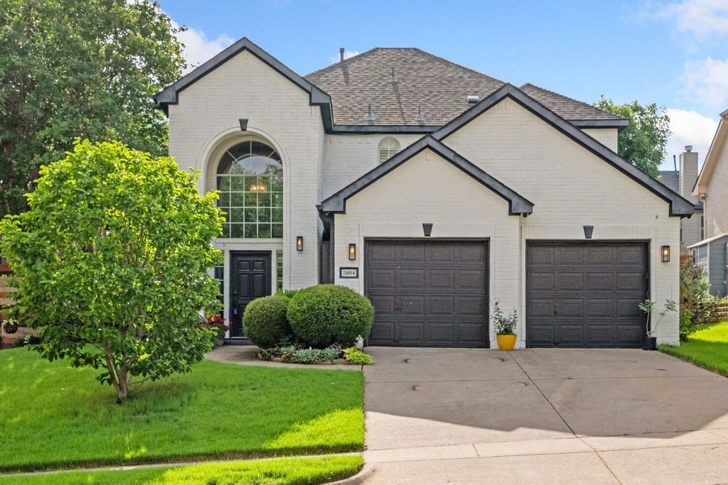 3804 Comanche Trail, Bedford