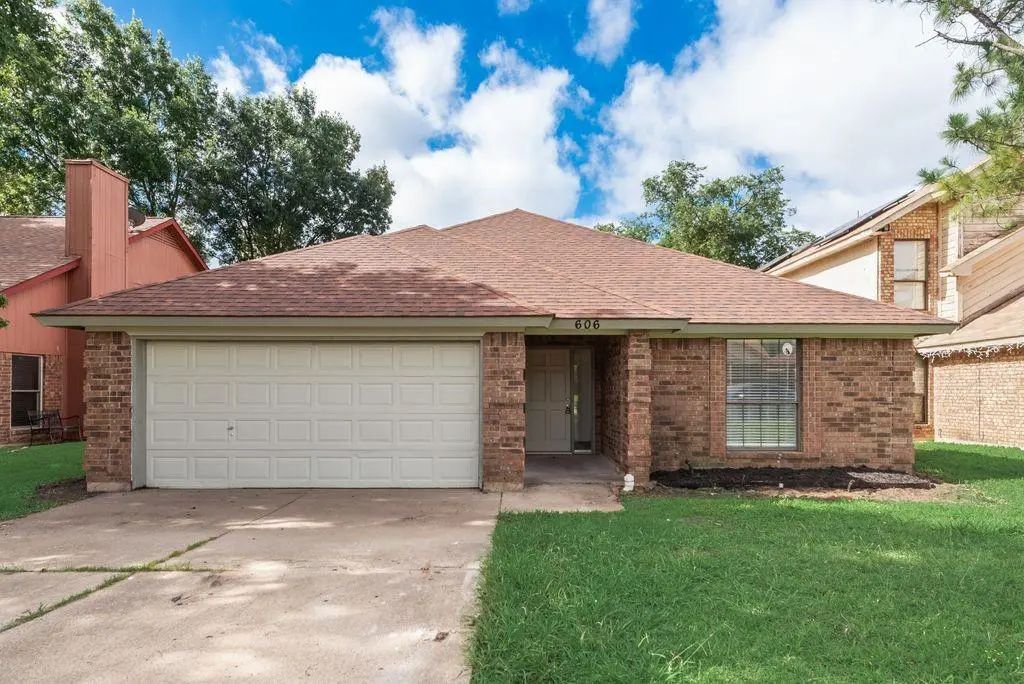 606 Oakland Hills Drive, Arlington