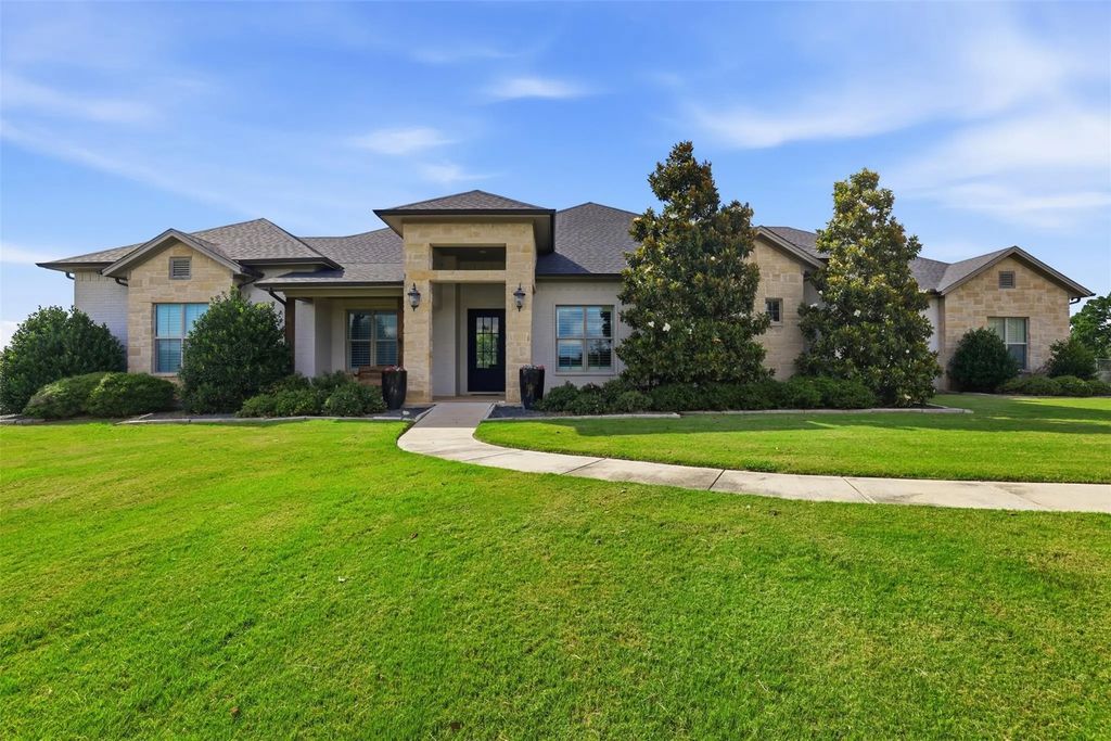 697 E Canyon Creek Lane, Weatherford