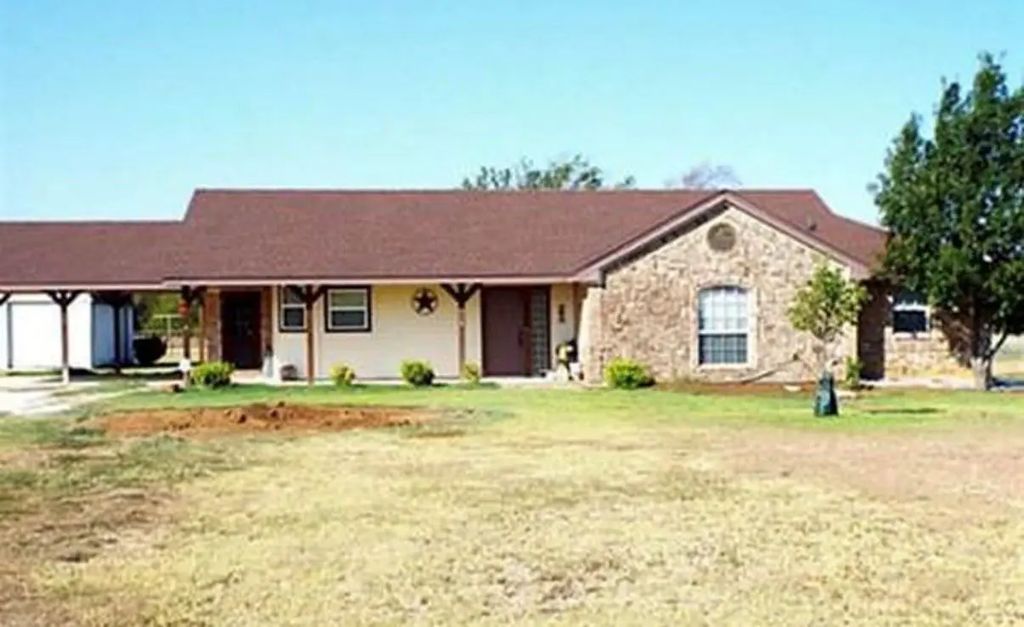 2520 Emerald Forest Drive, Burleson