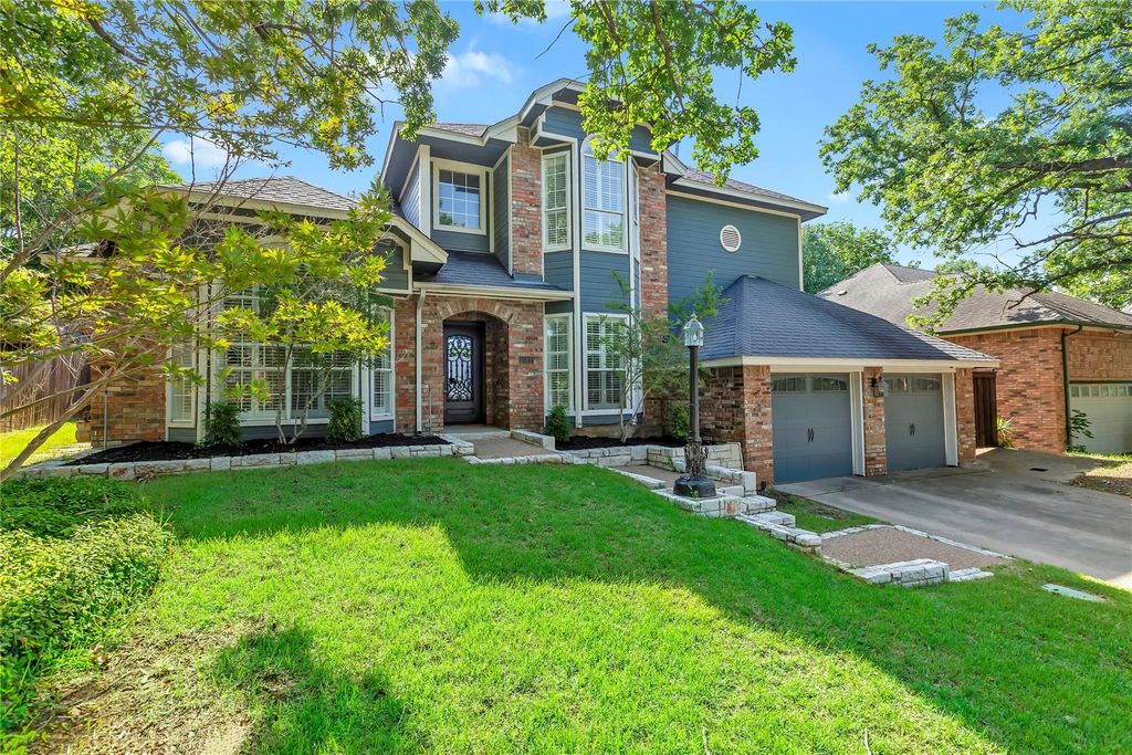 1012 Woodbriar Drive, Grapevine