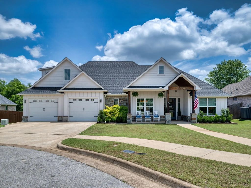 7340 Shoal Creek Court, Tyler