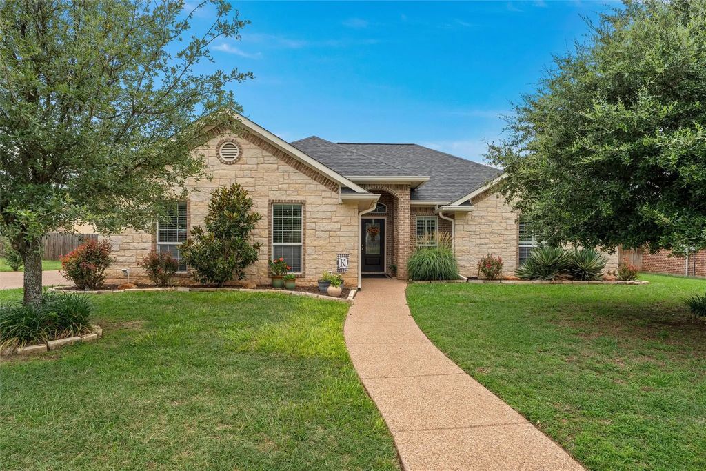 929 Princess Diana Drive, Waco