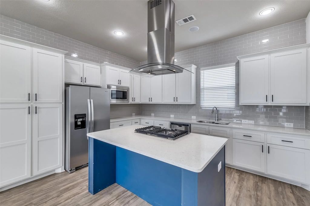 2633 La Altura Lane, Dallas