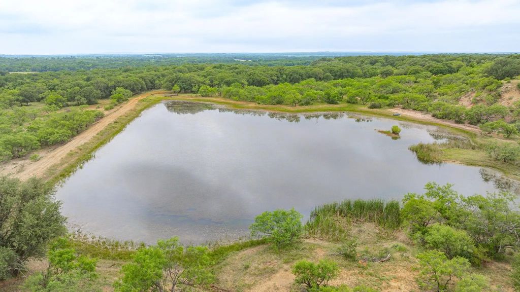 983 County Road 185, Comanche