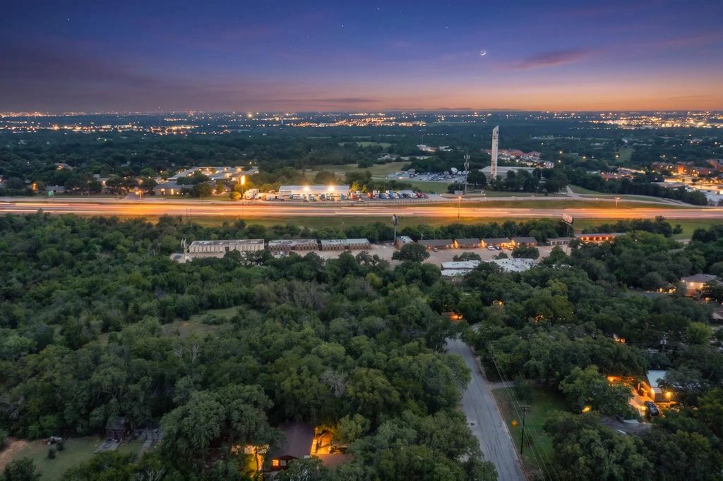1524 Tierney Road, Fort Worth