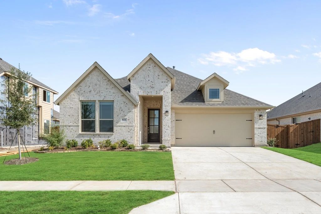 821 Blue Fescue Road, Fort Worth