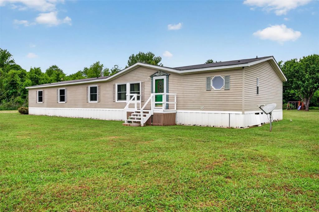 600 Highway 527, Elm Grove