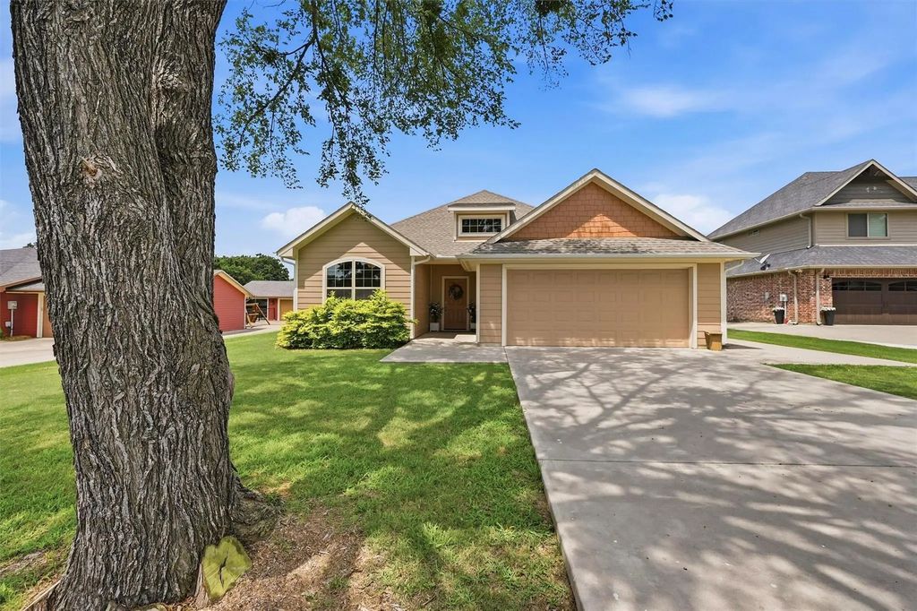 114 Sequoya Drive, Lake Kiowa