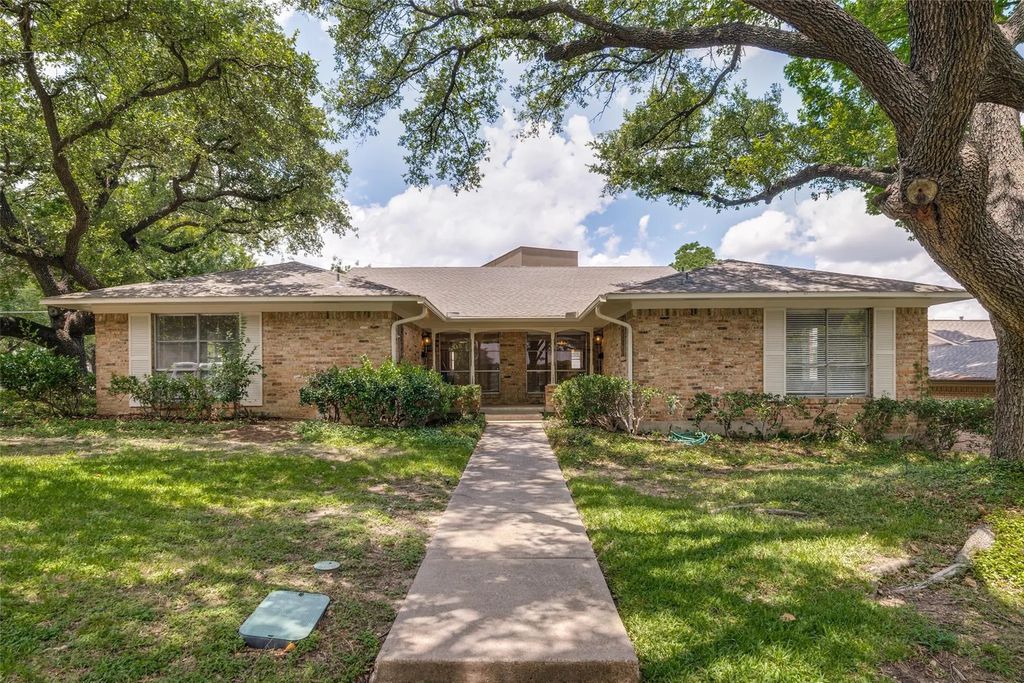 7003 Kingsbury Drive, Dallas