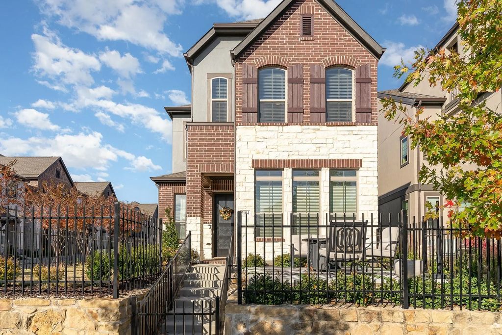 7104 Amber Grove Court, Dallas