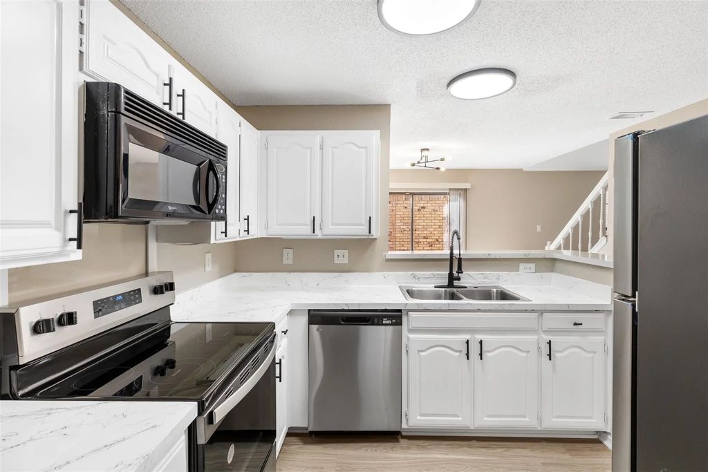 2706 Bridge Lake Drive, Irving