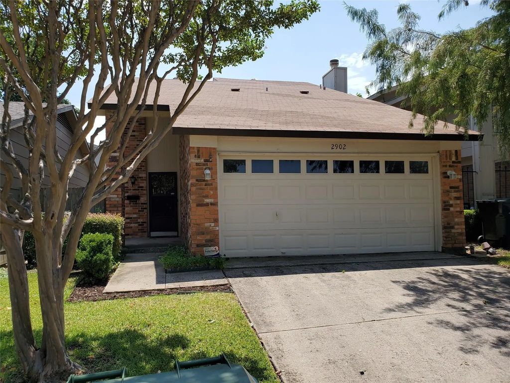 2902 Southern Cross Drive, Garland