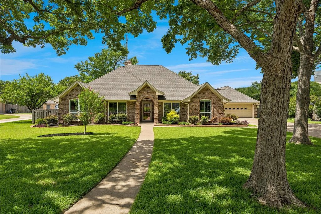 404 Moonlight Lane, Keller