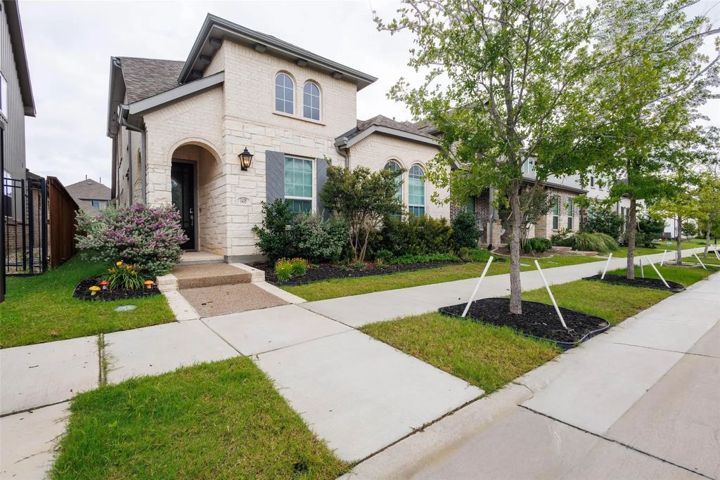1435 Eden Valleywood Way, Arlington