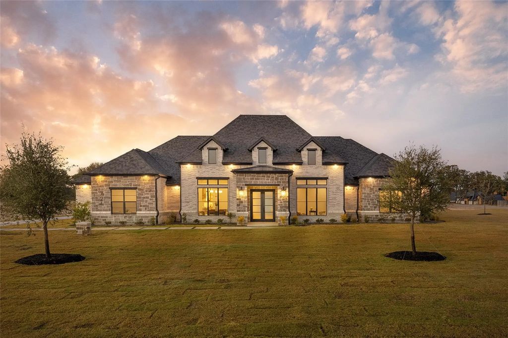 724 Cooper Trail, Weatherford