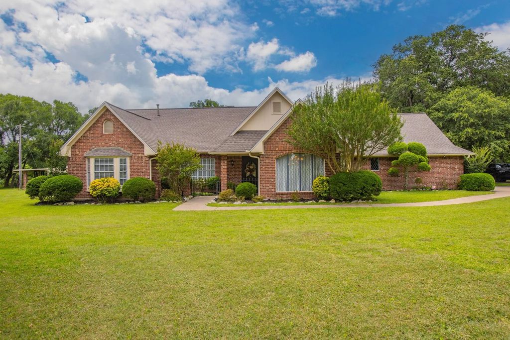 550 Creek Road, Lorena