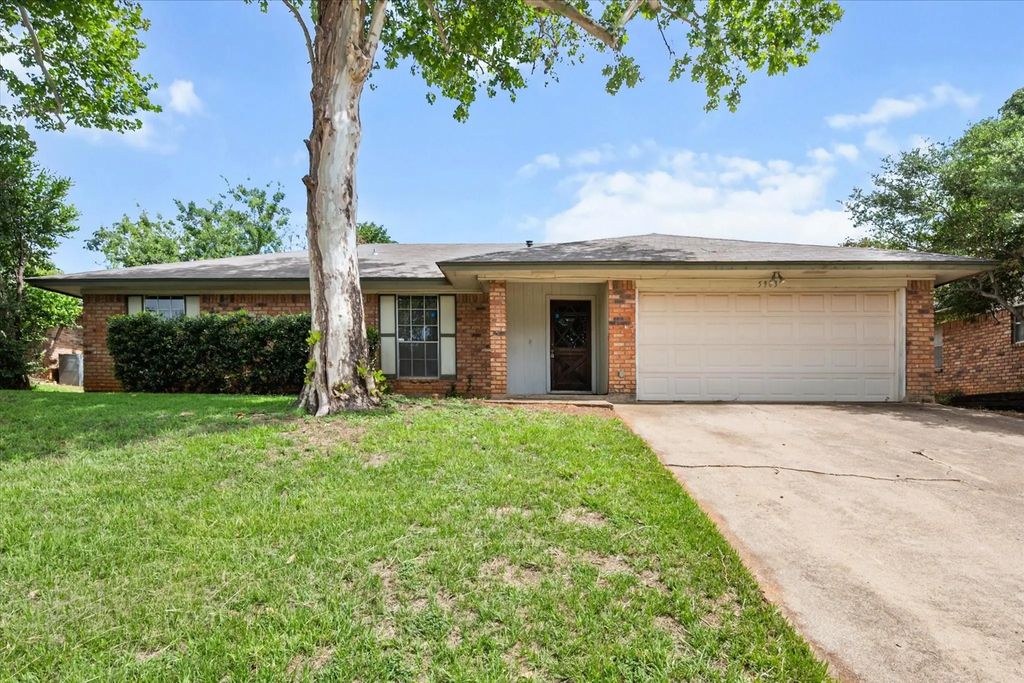 5903 Spring Hill Court, Arlington