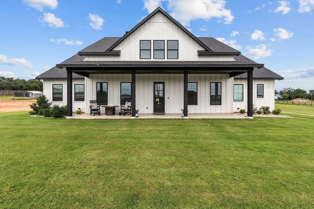 204 Zebrastone Way, Poolville