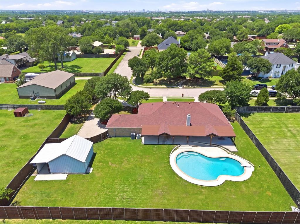 6806 Burning Bush, Sachse