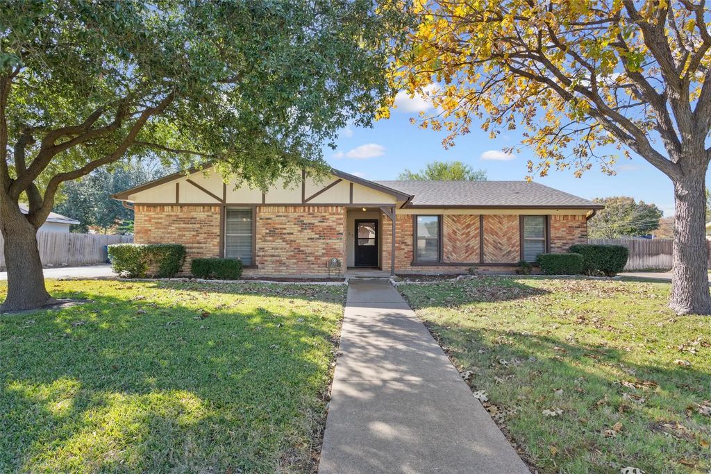 213 Bowie Lane, Hewitt
